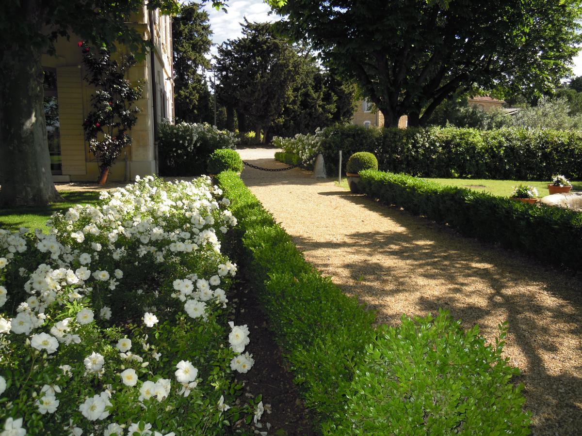 Chambre D'Hotes Chateau Gigognan Sorgues Exterior photo